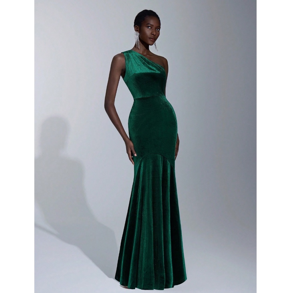 One Shoulder Green Velvet Mermaid Maxi Dress - Picture 8 of 14